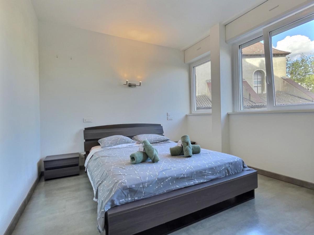 "Magic Red" De Miss.K Conciergerie Apartment Macon Ngoại thất bức ảnh